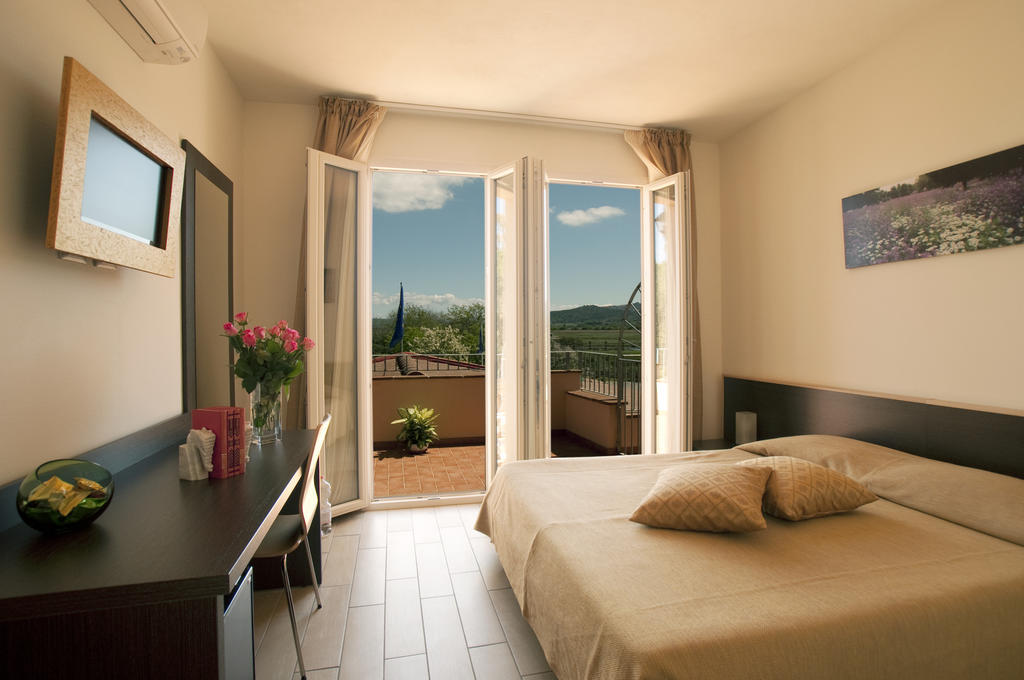 Il Puntone Vecchio Hotel Puntone di Scarlino Buitenkant foto